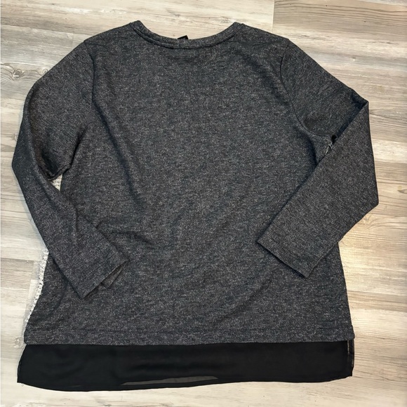 Style & Co Size large, long sleeved, soft sweatshirt material - Picture 2 of 4